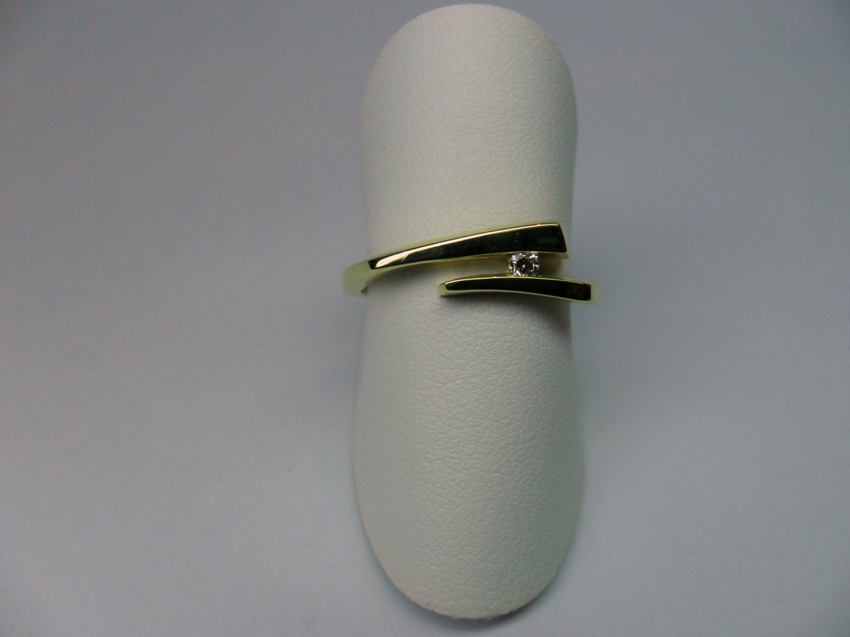 Gebogen Streepring Geelgoud 1st.